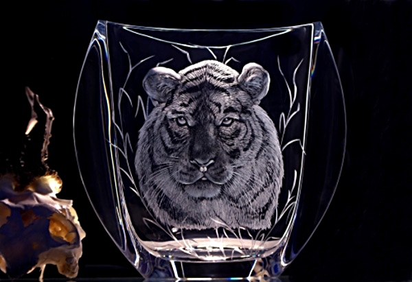 hand engraved crystal vase with tiger design