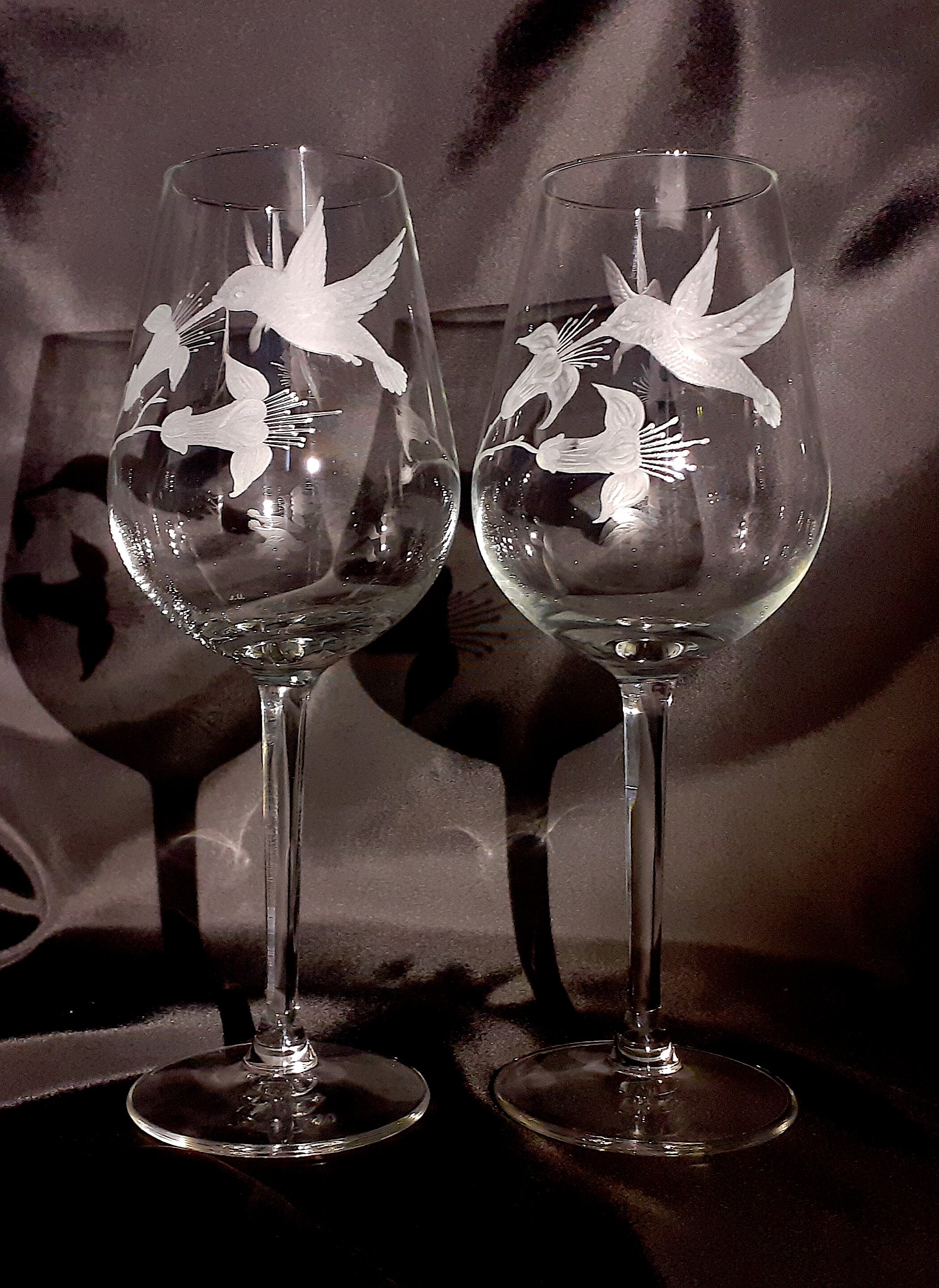 wine glasses hand engraved with humming bird  2