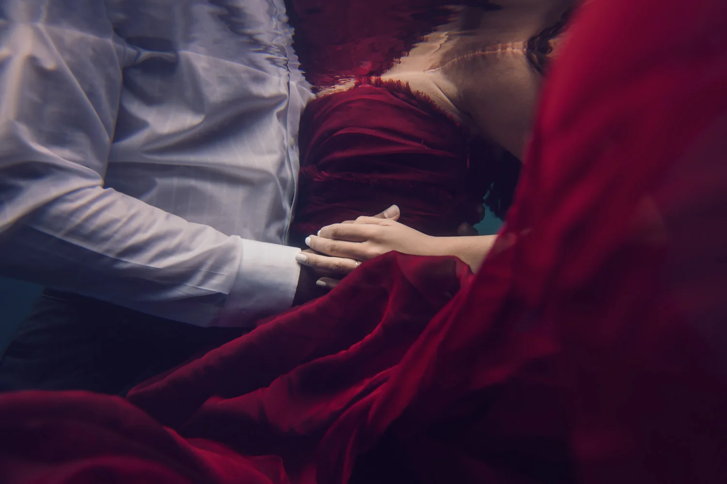 Underwater Engagement // Ashley Petersen Photo