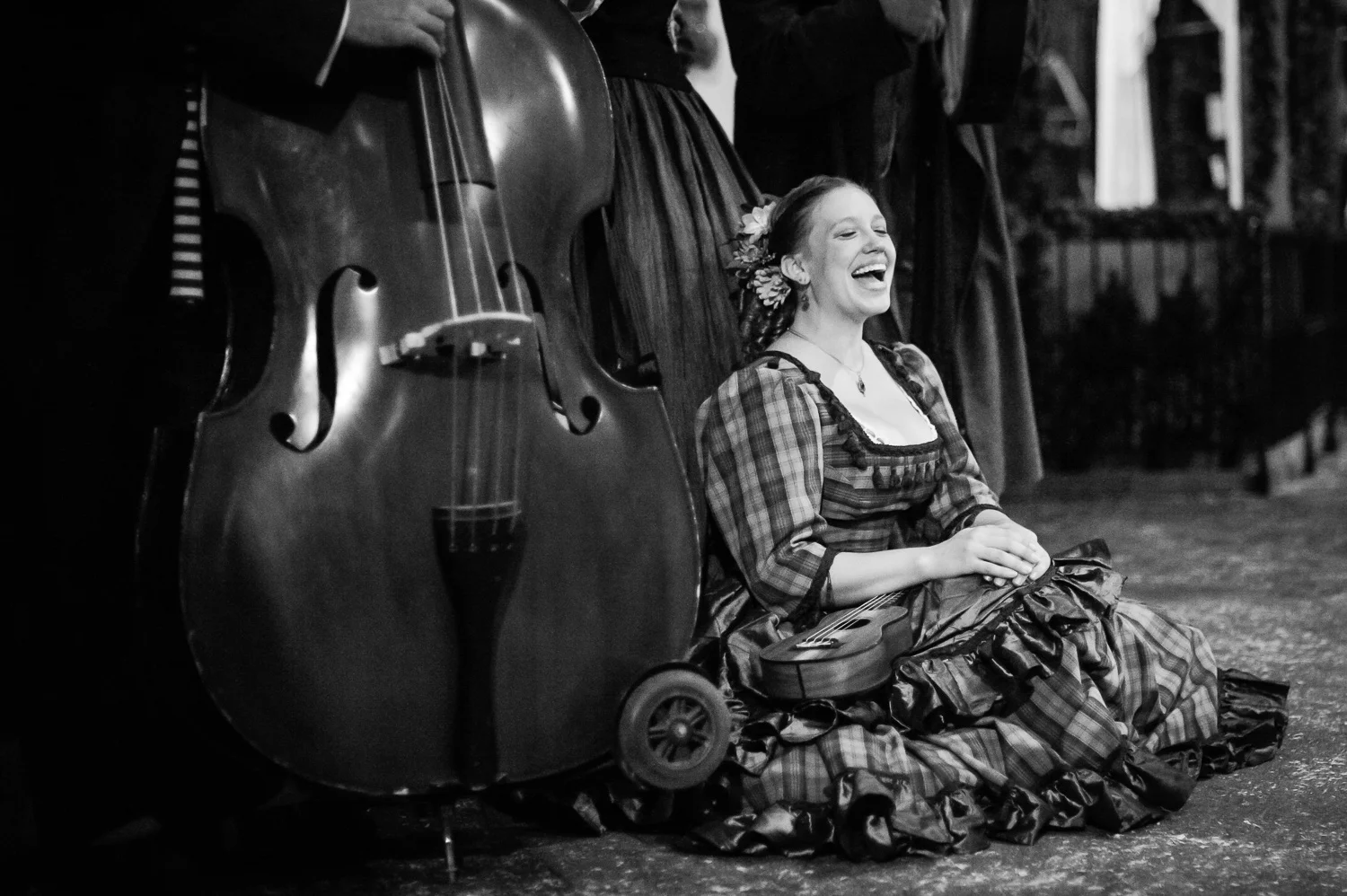 Singer at The Great Christmas Dickens Fair // Ashley Petersen Photo