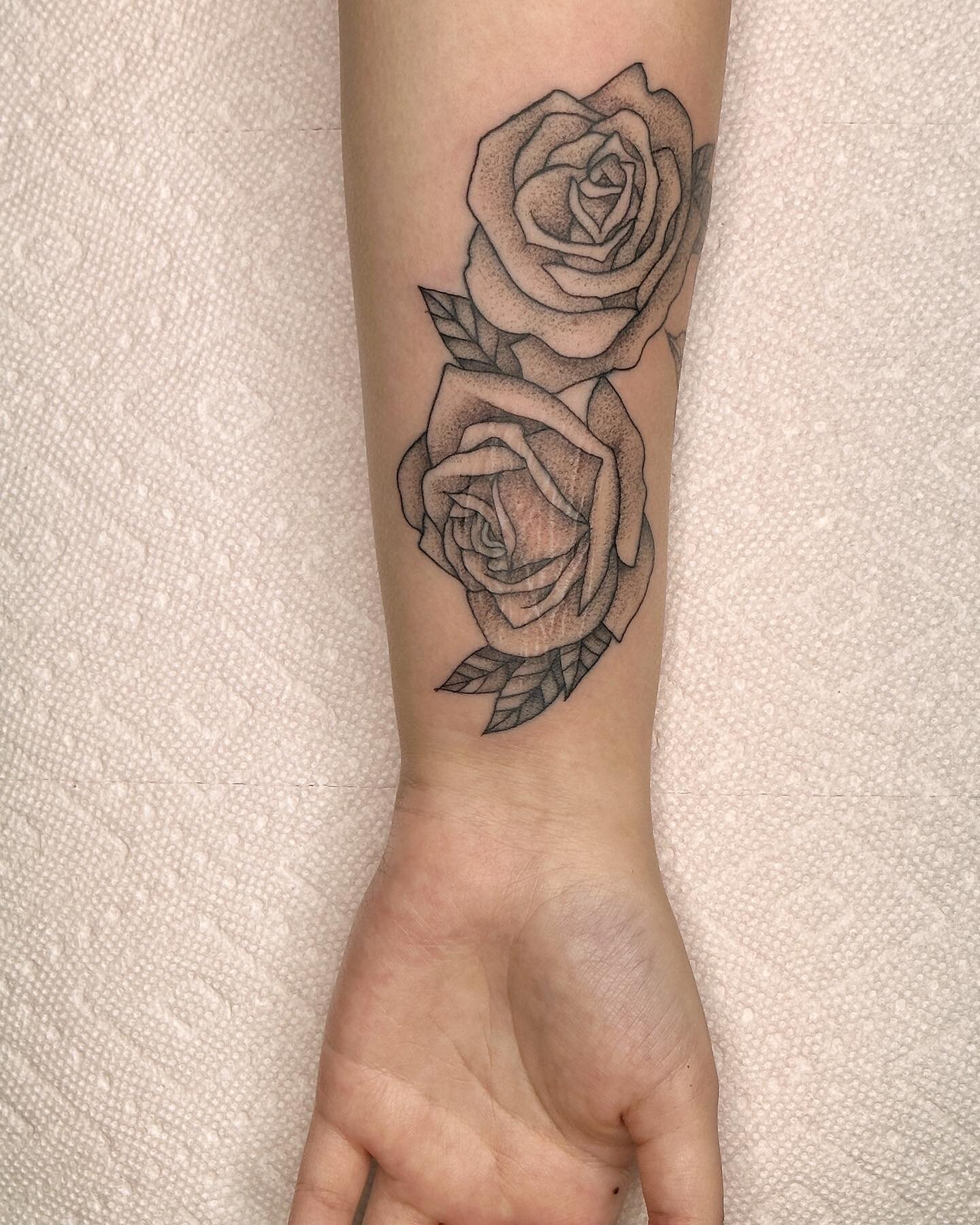 Classic roses #scarcoveruptattoo #scarcoverup #phillytattoos