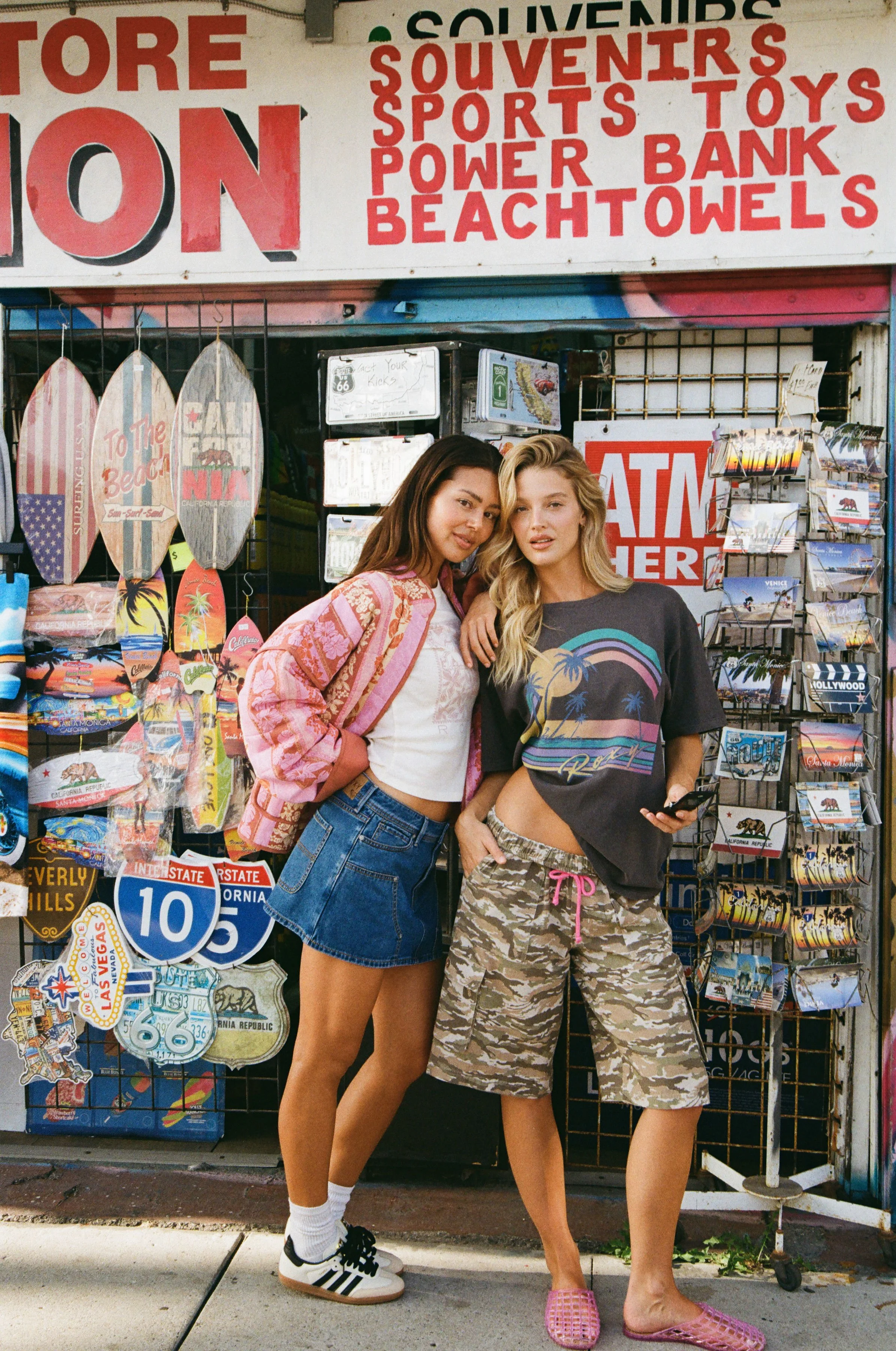 roxy-141-2.jpg