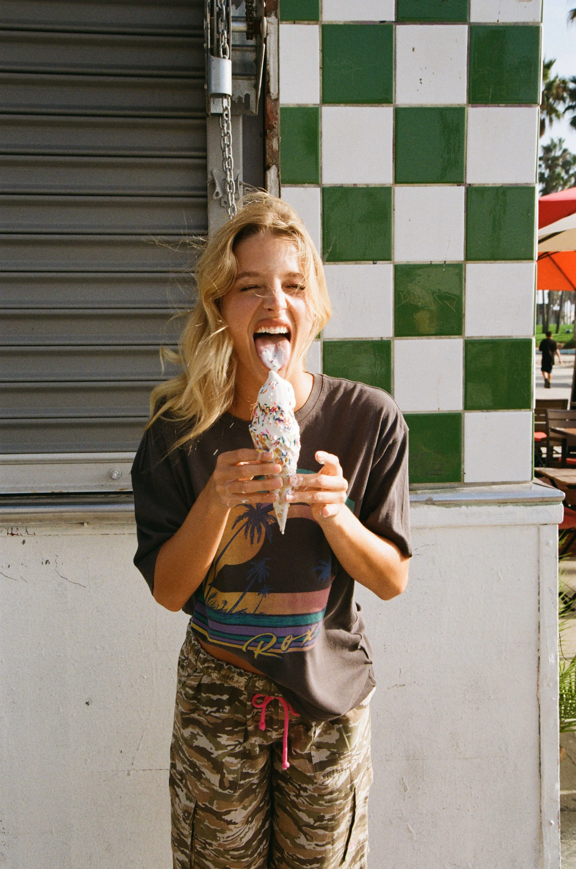 roxy-150-2.jpg