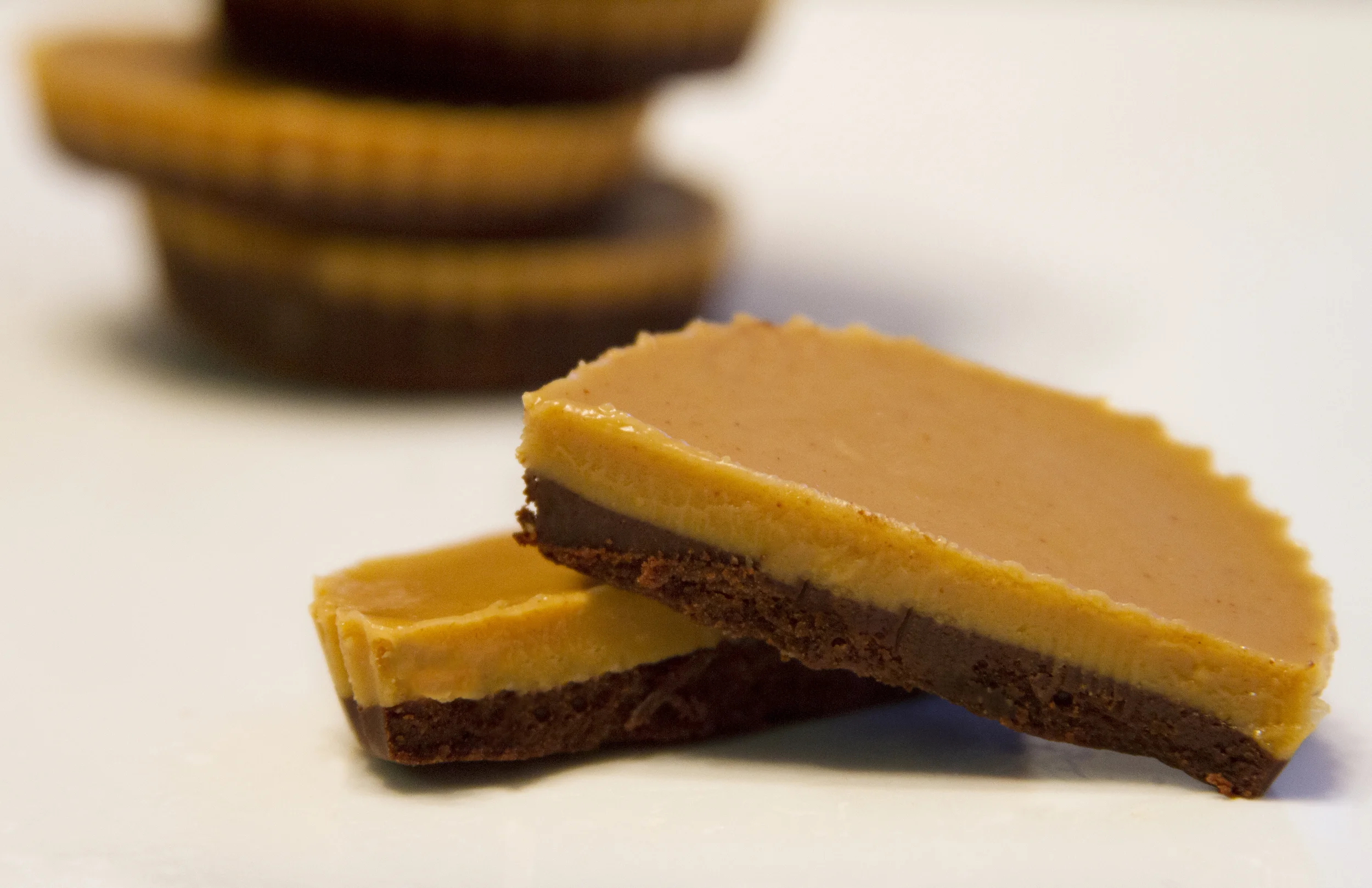 Simple Eating: Dairy & Sugar Free Chocolate Peanut Butter Cups