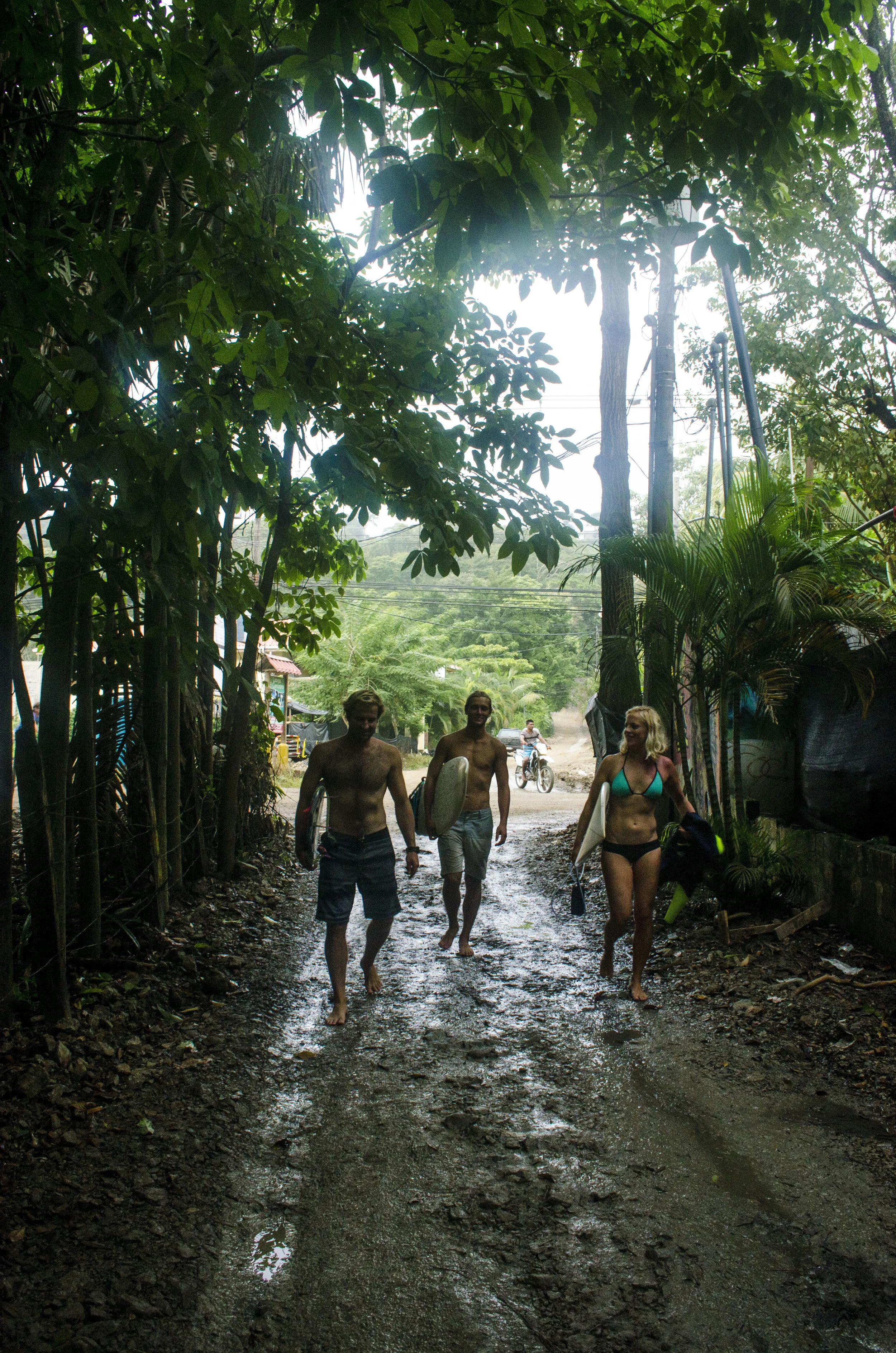 Evening Surfer's Walk to the Beach (Jack, Kael, Eva)DSC_0597.JPG