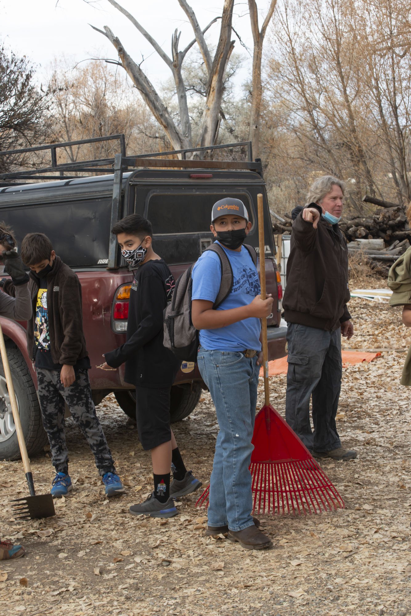 3_TaosLandTrust-Acequia-Cleaning.JPG