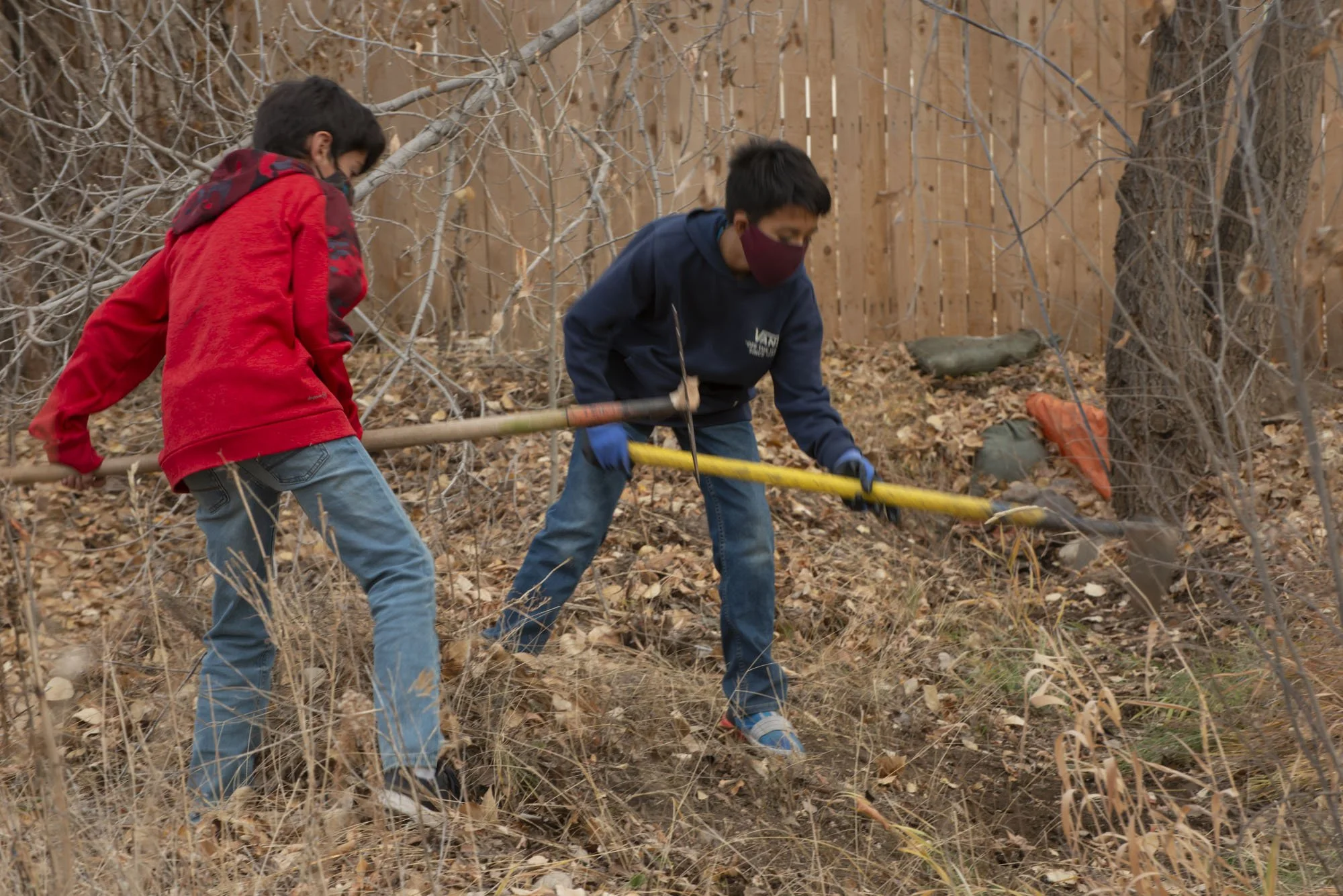 8_TaosLandTrust-Acequia-Cleaning.JPG
