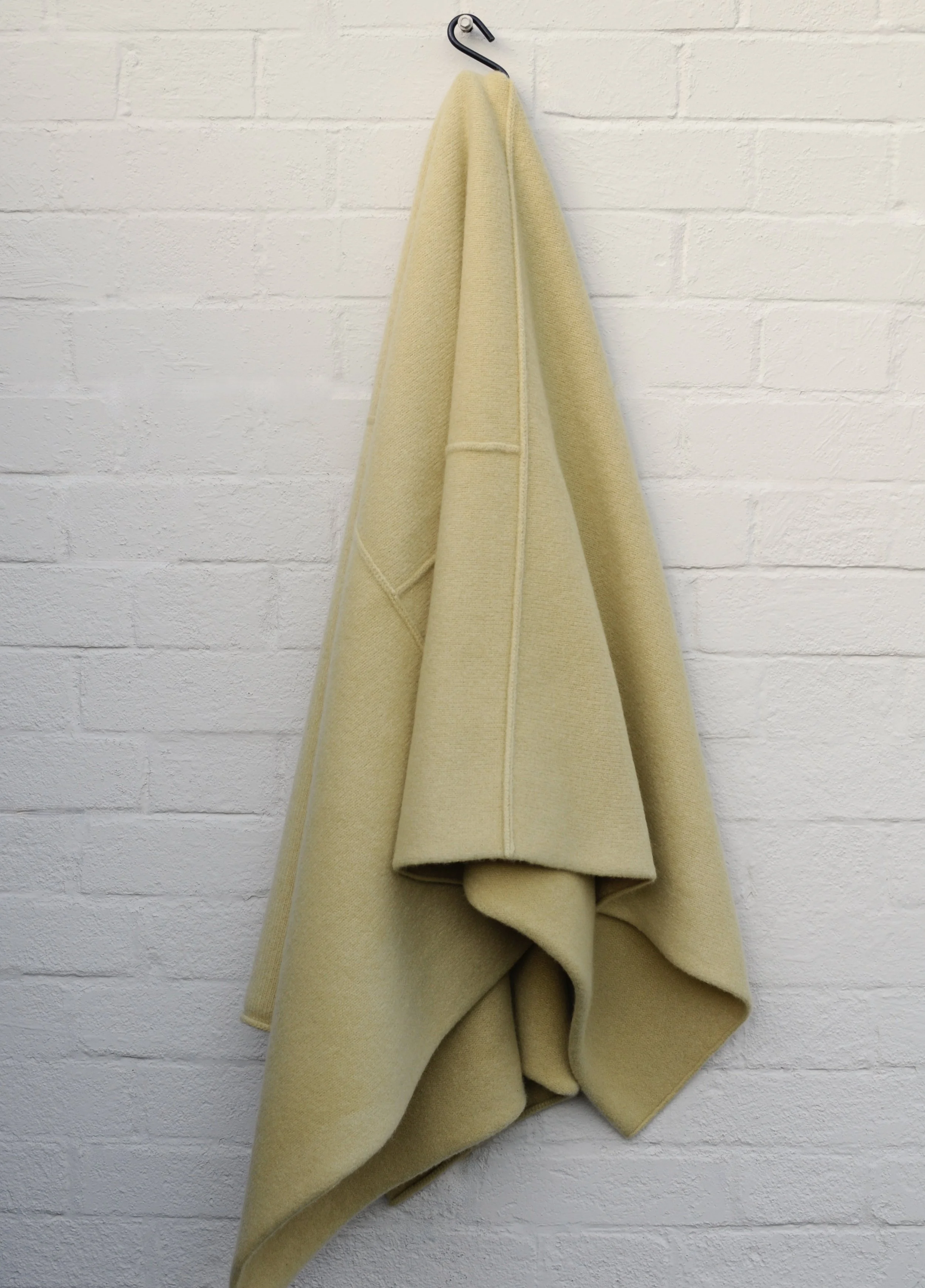 ON-TONE Throw - Pear.