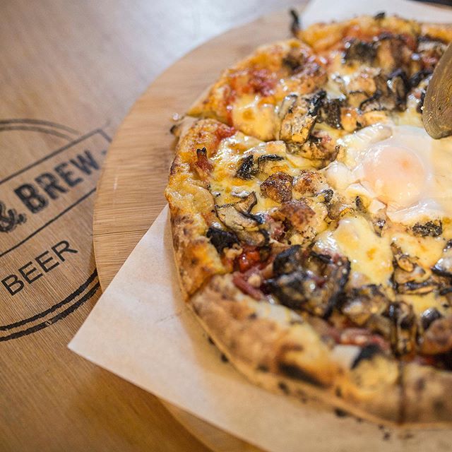 Weekend treats... #authenticwithatwist
#pizzalove
#weekendbrunch
#breakfast #sourdoughpizza #woodfiredpizza