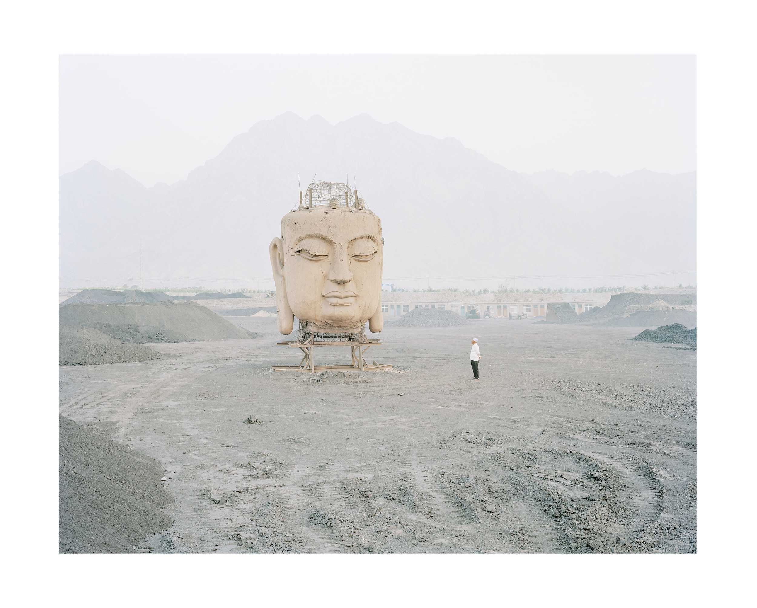  煤場裡的佛像, 寧夏, 2011 售罄 