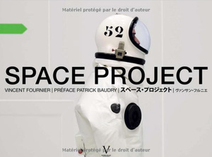 SPACE PROJECT 文森特·福尼爾 Vincent Fournier 文森特·福尼爾的太空計劃關注探索對未知的太空,打做一個程式化又科幻的烏托邦。 HKD 700