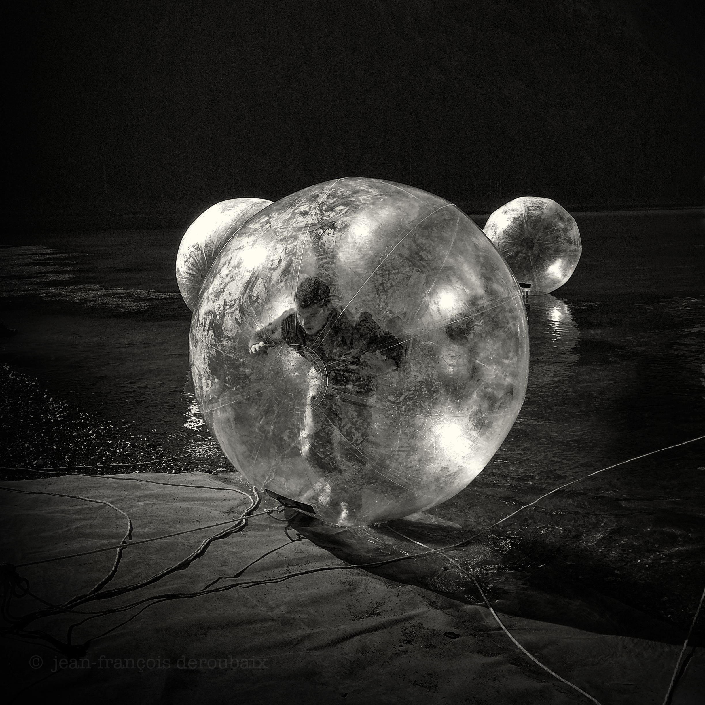 Bubble Man 法國 32 x 32 厘米/ 50 x 50 厘米