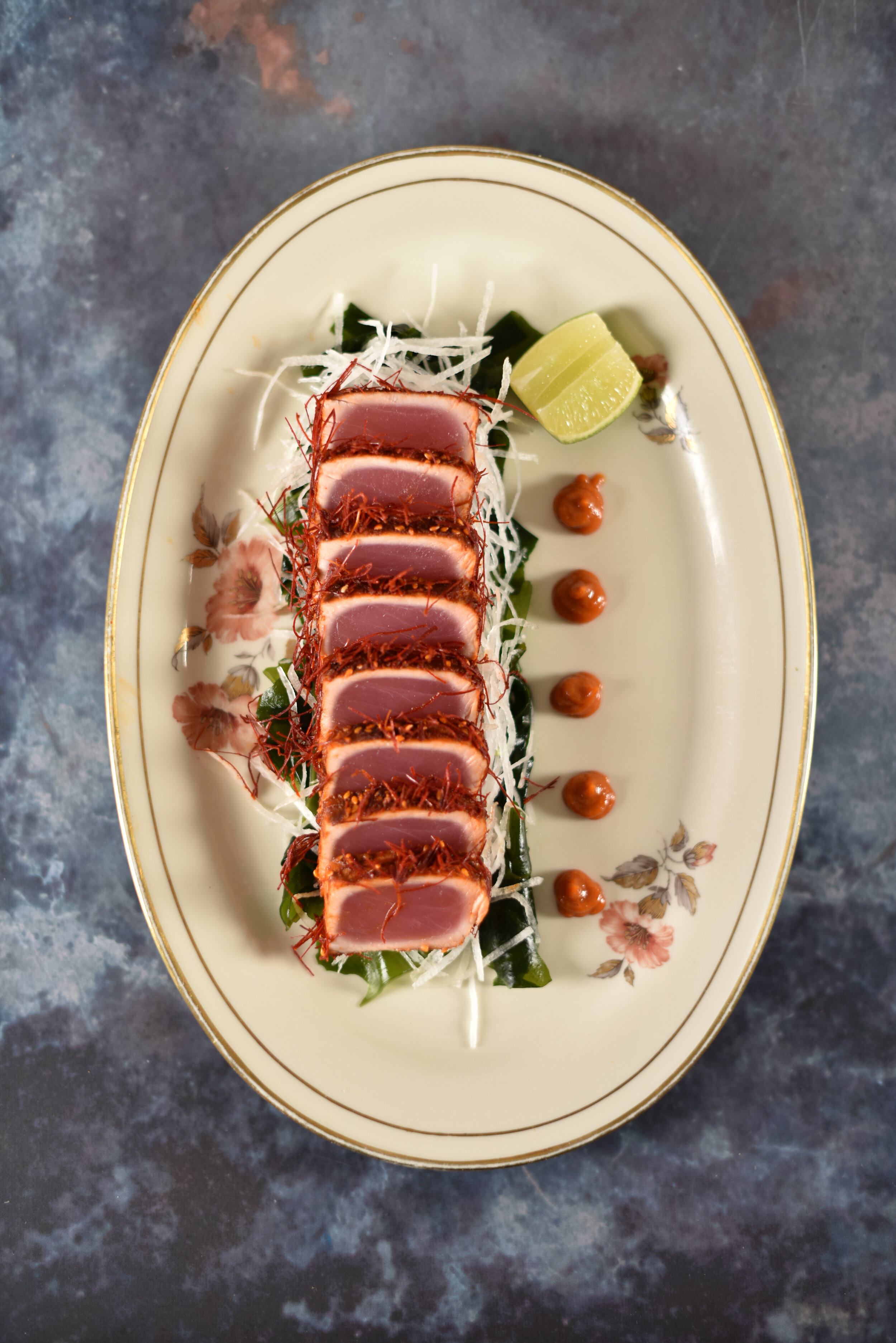 tuna tataki birds view .jpg