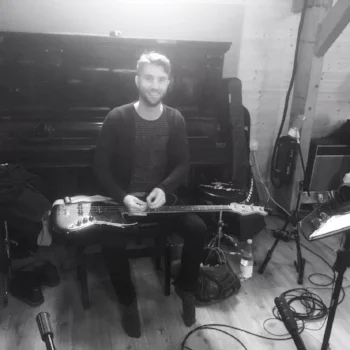 Christopher-Britt-guitar-and-piano-tutor-2.jpg