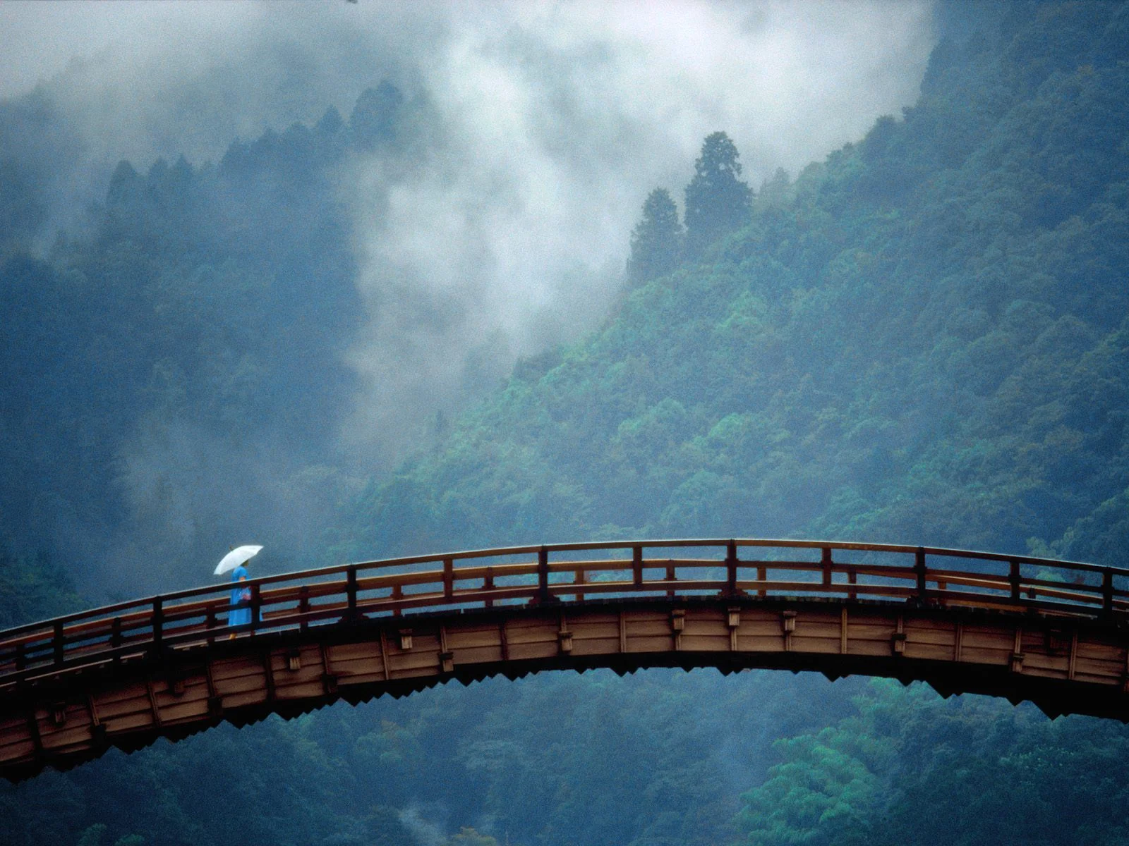 kintai-bridge-japan.jpg