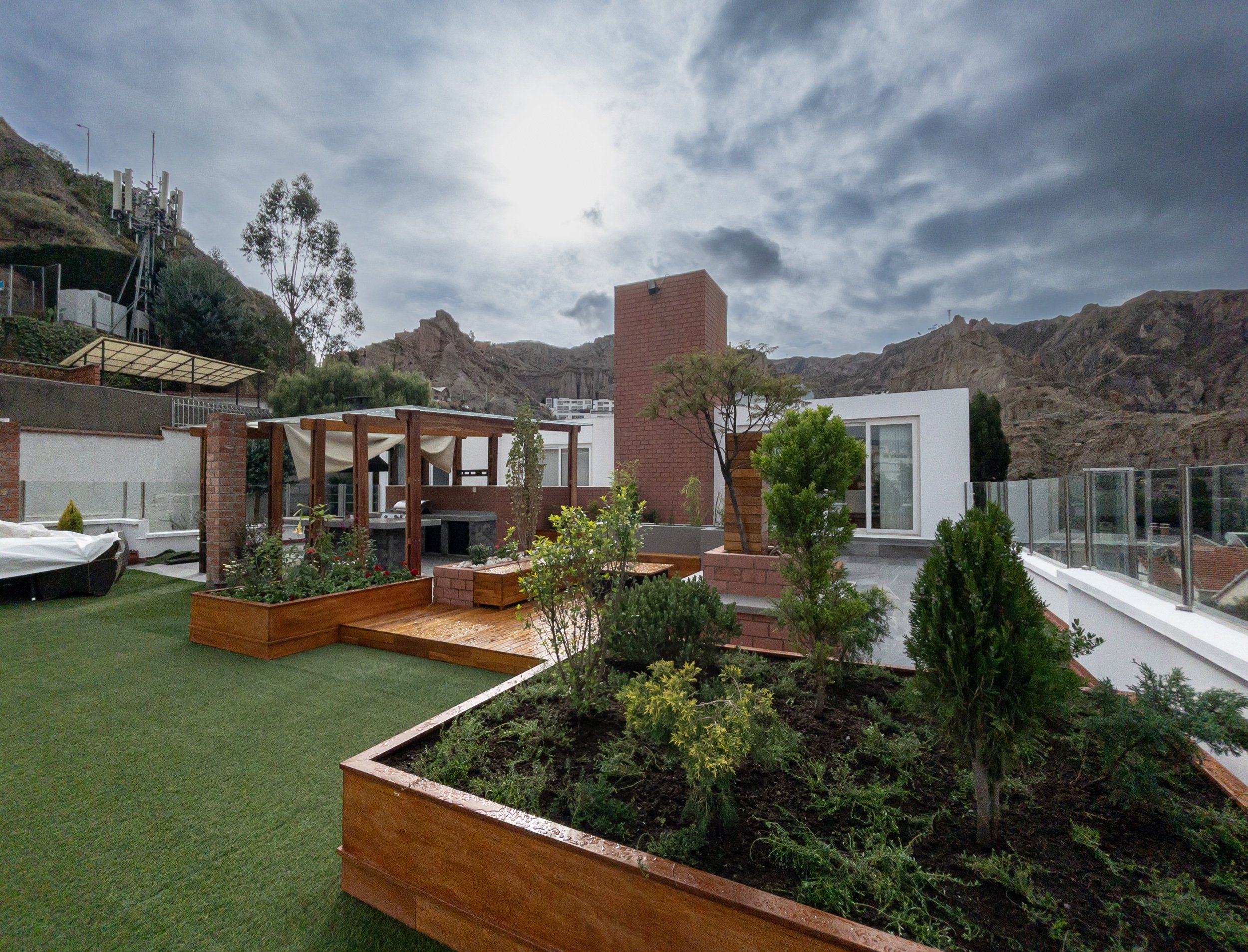 Jardín en la Terraza de un Departamento / 2023