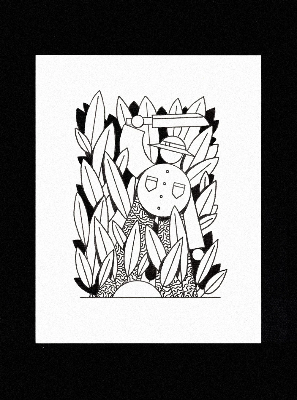 Dessin en noir et blanc d'une figure humaine avec un chapeau, entourée de feuilles, avec un fond de motifs abstraits et un soleil à la base.