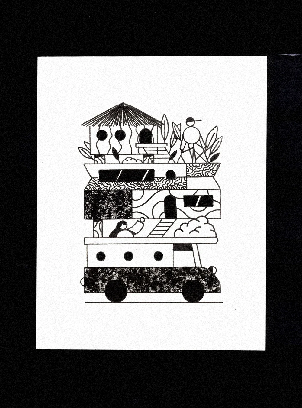 Une illustration en noir et blanc d'une caricature d'un véhicule de nourriture ou un camion de marché avec plusieurs niveaux de garde-manger, comprenant un parasol, des plantes, un tabouret, une caisse ou un comptoir avec différents objets et élément