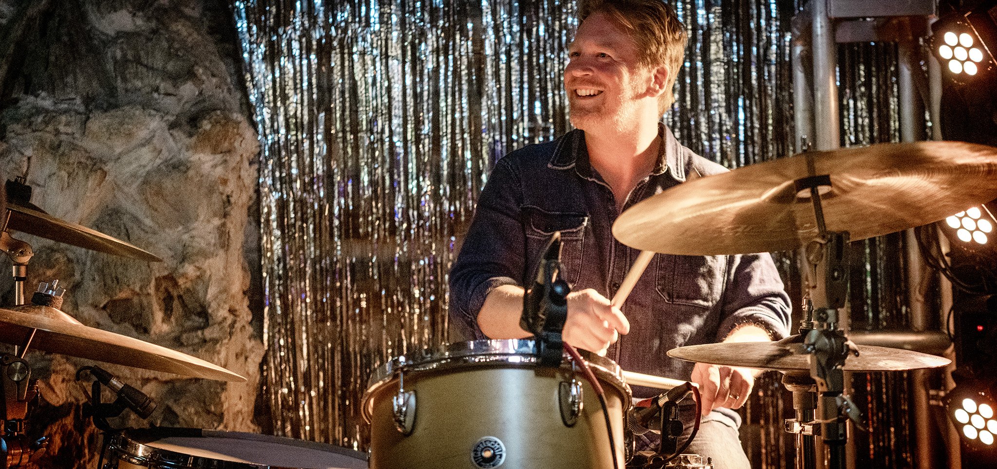 Chris_Hillman_Drumming