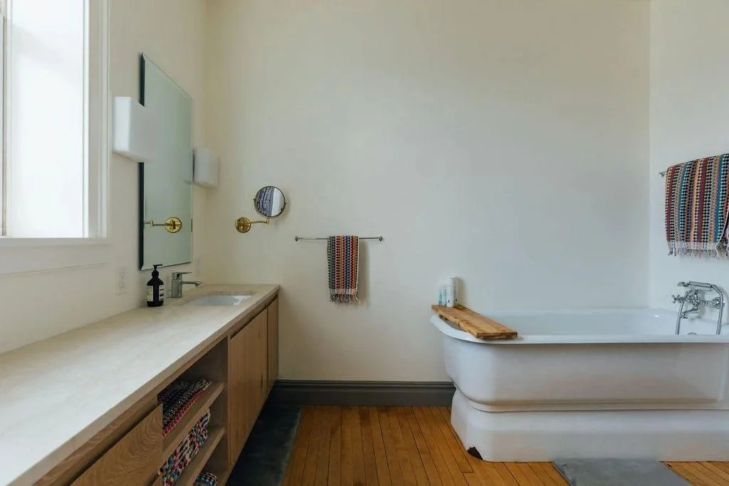 imgi_8_RAD+bathroom.jpg