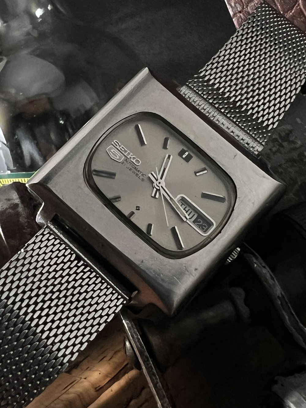 udlejeren håndbevægelse flyde over 70's Seiko 5 Sports Automatic — Cool Vintage Watches