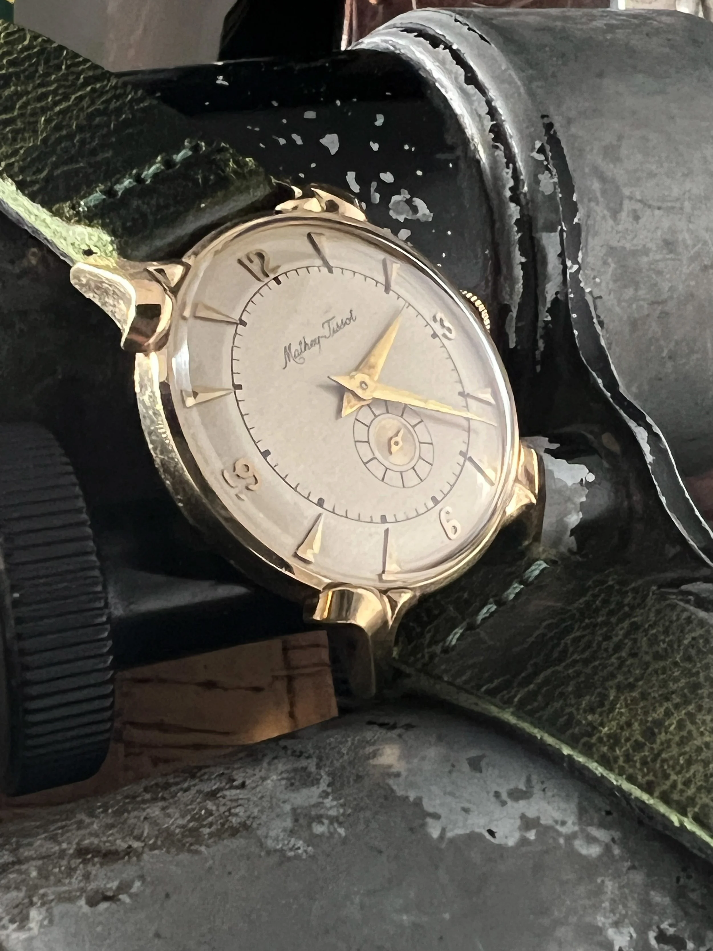 50 s Vintage Mathey Tissot 14kt Gold Cool Vintage Watches