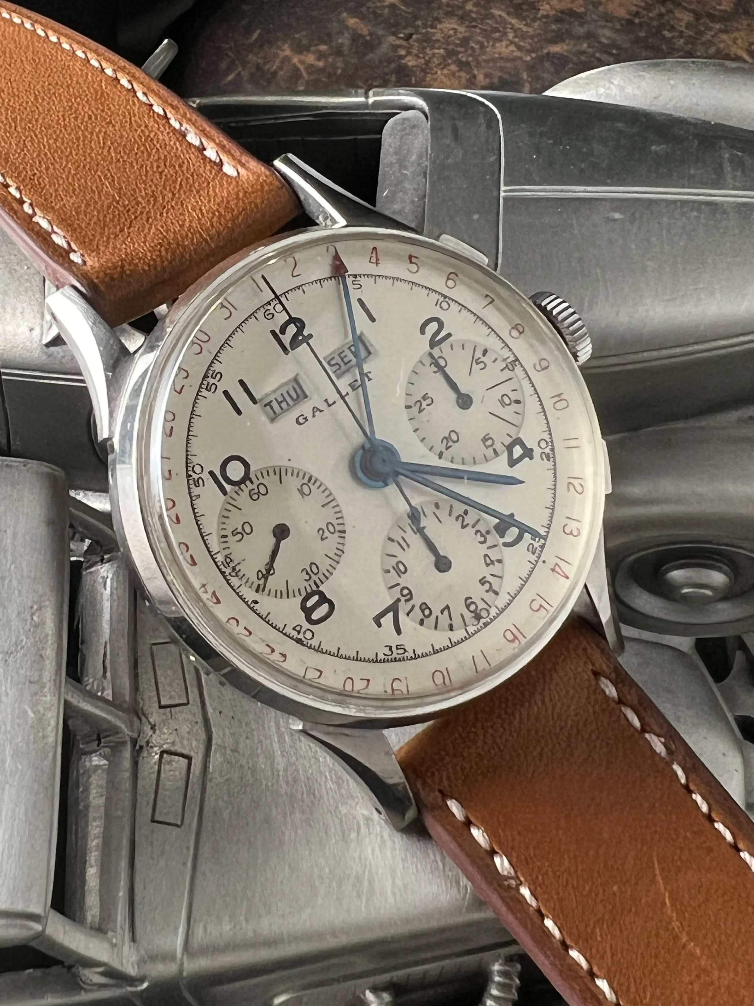 Vintage chronograph top