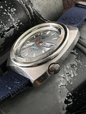 Seiko 5 6119-6020 Day Date — Cool Vintage Watches 