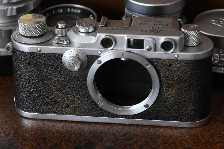 Leica lllc【50mm f2】【1946年式】【OH済】【作例有】極美品 レビュー】LEICA Elmar-M 50mm f2.8｜オールドレンズの名作をSONY α7II