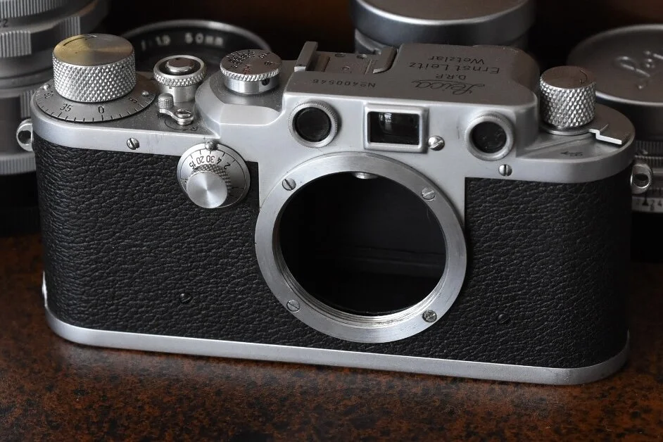 1951 Leica IIIF 'Black Dial' — Cool Vintage Watches