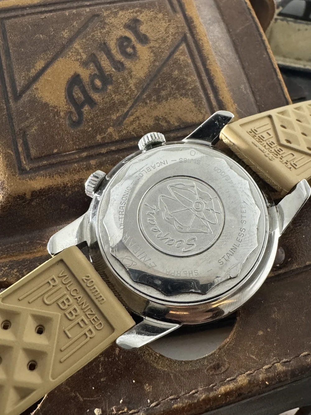 Awesome 60's Enicar Sherpa Super-DIVE — Cool Vintage Watches