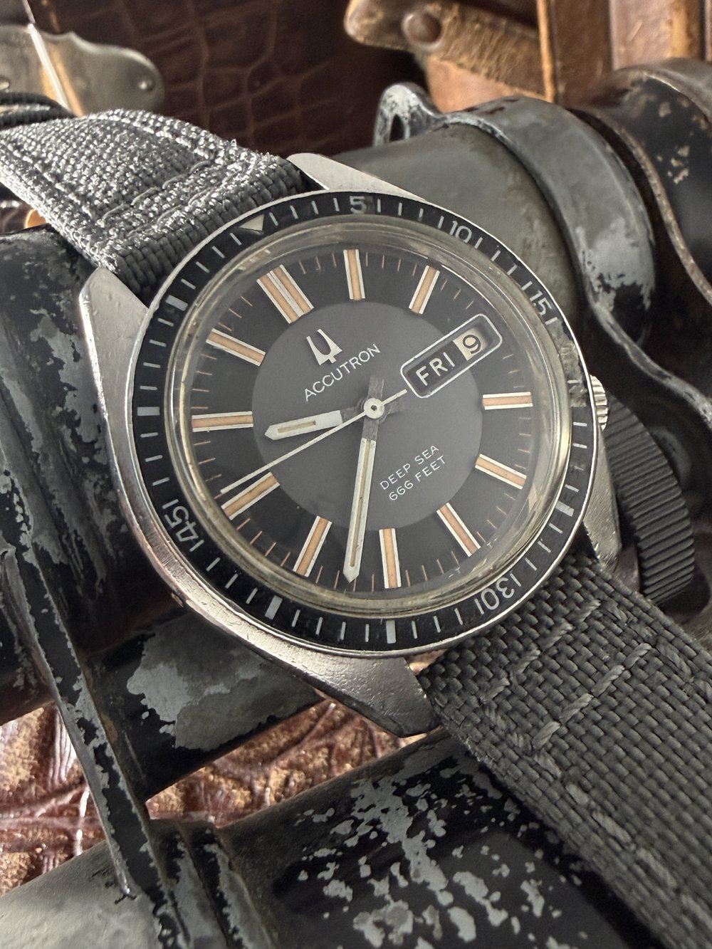 BULOVA ACCUTRON ヴィンテージ 腕時計 Cool Accutron Deep Sea Devil Diver — Cool Vintage Watches