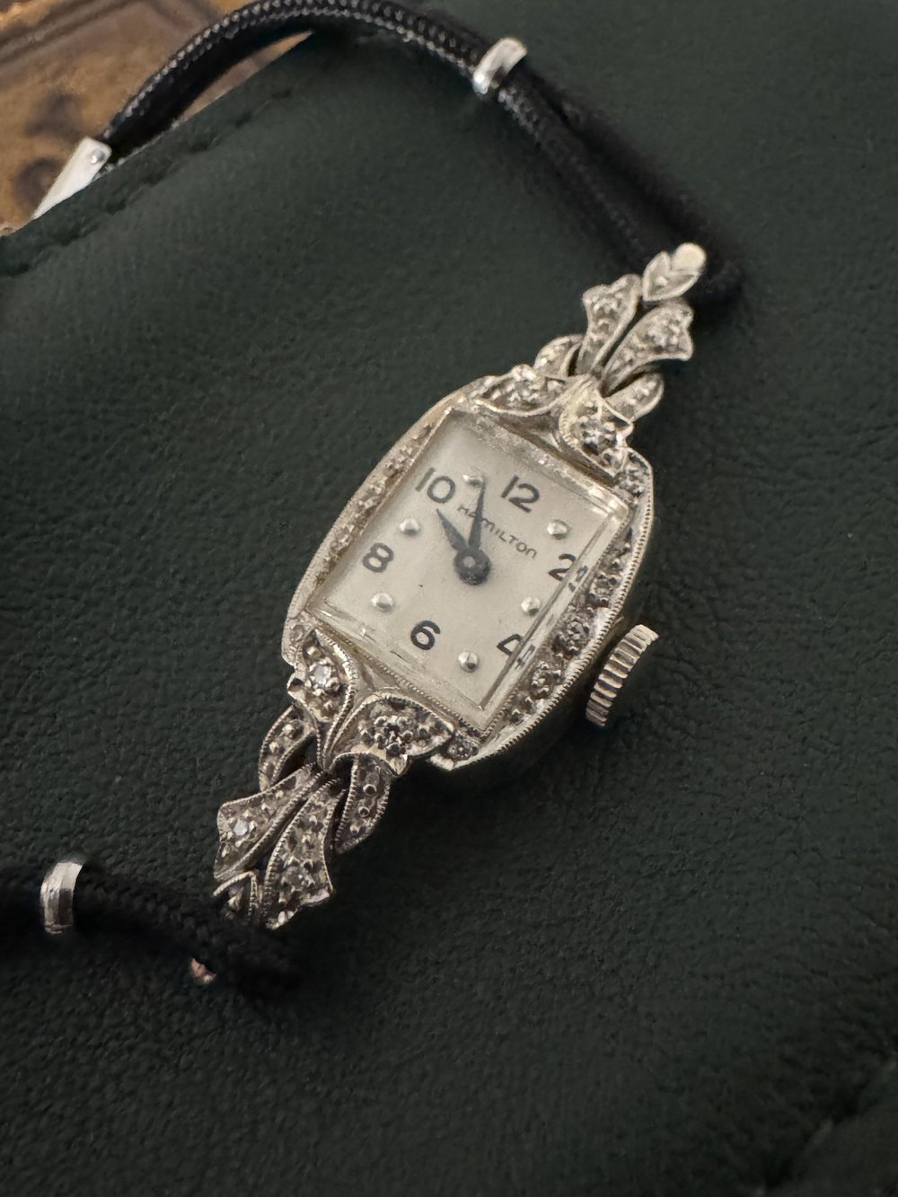 Lady Gold & Diamonds Hamilton — Cool Vintage Watches display picture 3