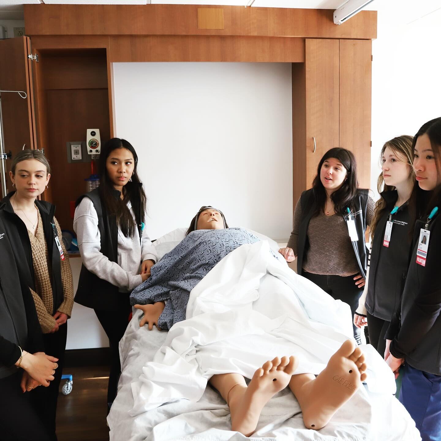 Had the pleasure of photographing this nursing internship class at WDH recently. Such a great new program connecting high school students with potential future opportunities in healthcare. ❤️ @jpaq1225 #lifestylephotography #lifestylephotographer #co