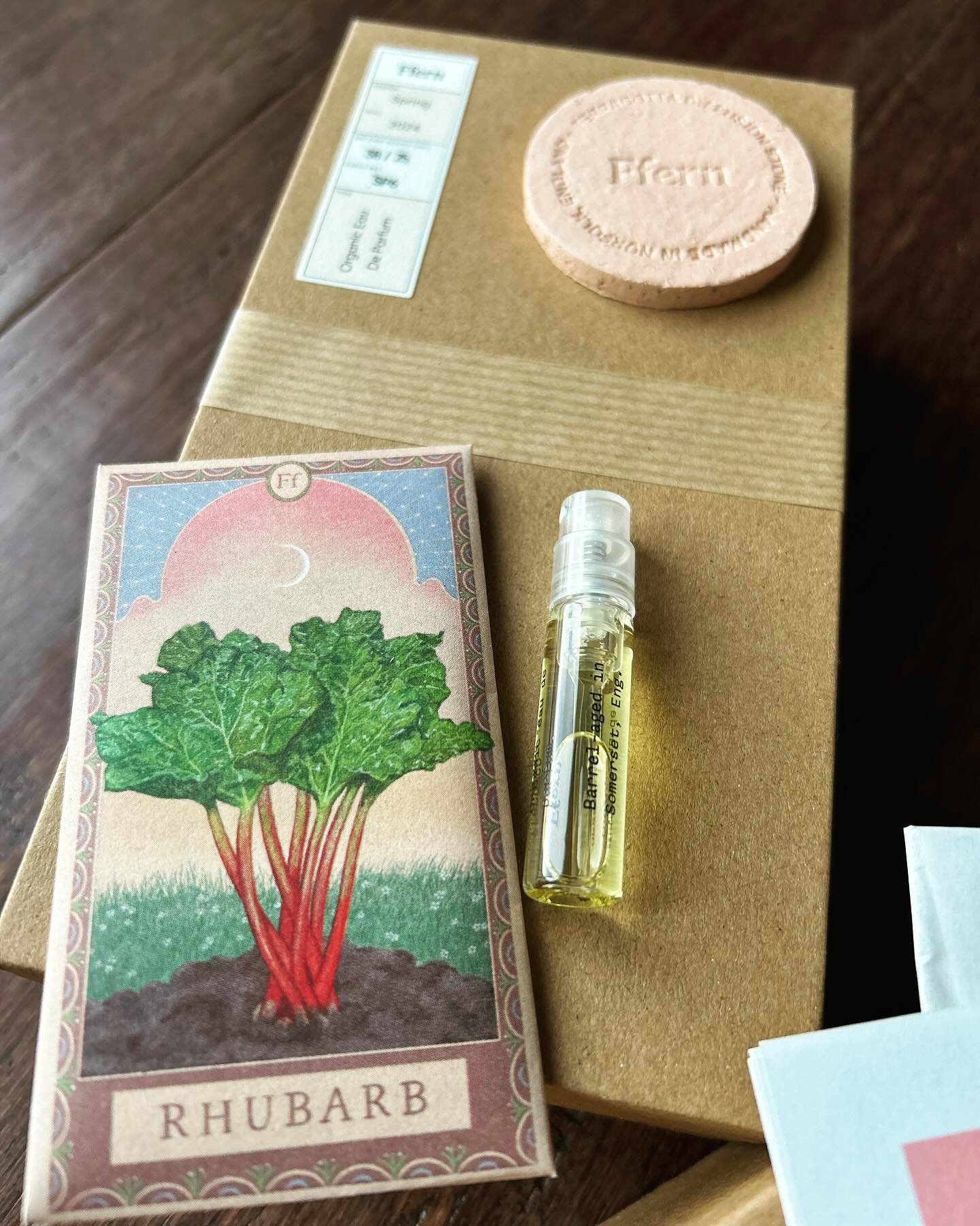 I love perfumes, so when I found out about @ffern.co a small-batch, members-only perfume club with quarterly perfume releases, I got right on the waiting list. I finally got my first shipment, their summer 2024 scent - Rhubarb and it is delicious. Hi