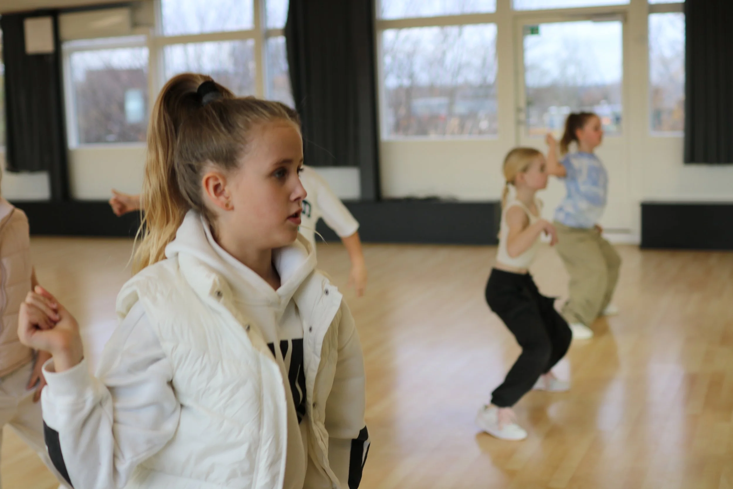 Energifyldt hiphop træning for børn på Funky Boys &amp; Girls hos Dansefeber