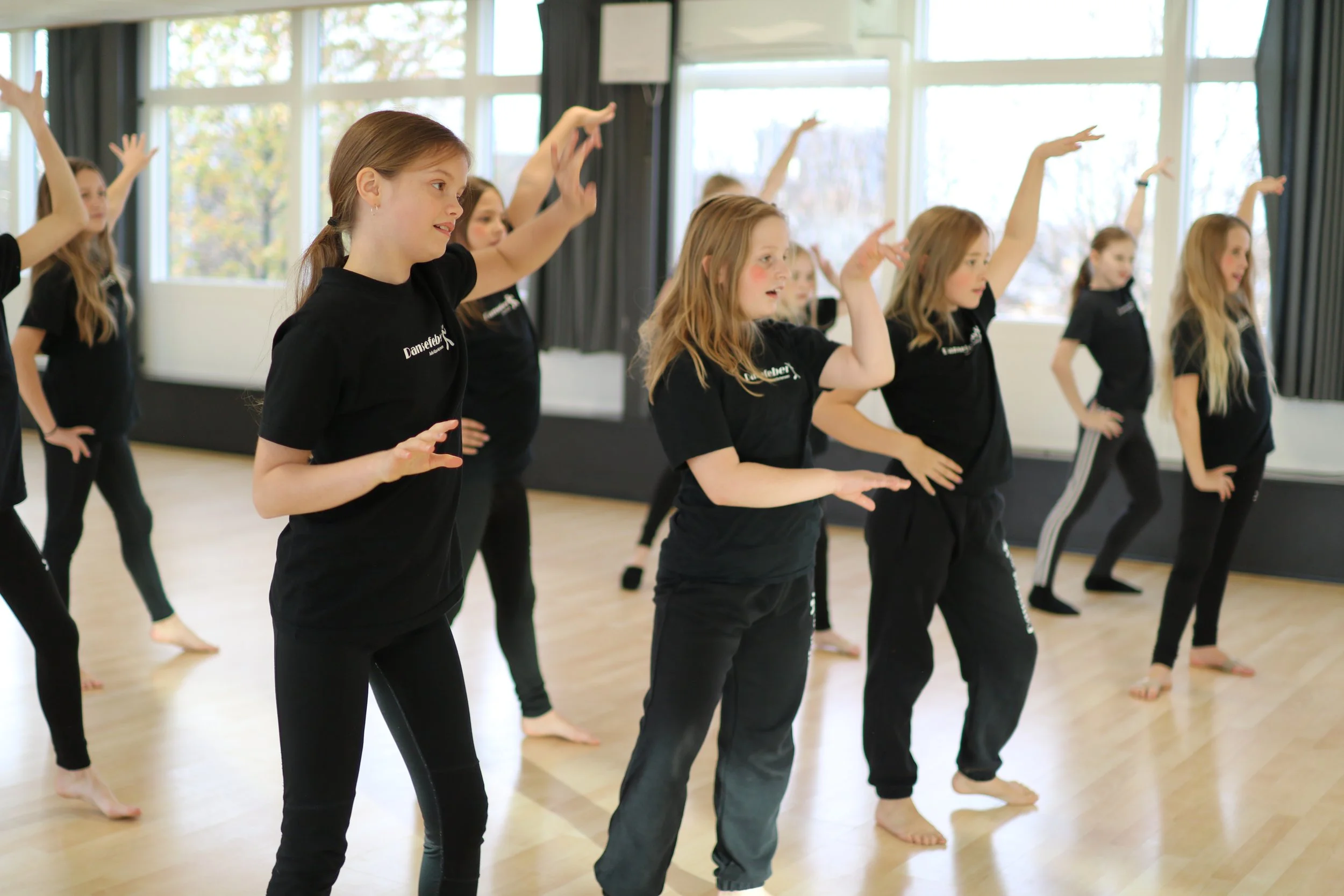 Show Stars danser showdance til træning hos Dansefeber i Viby J