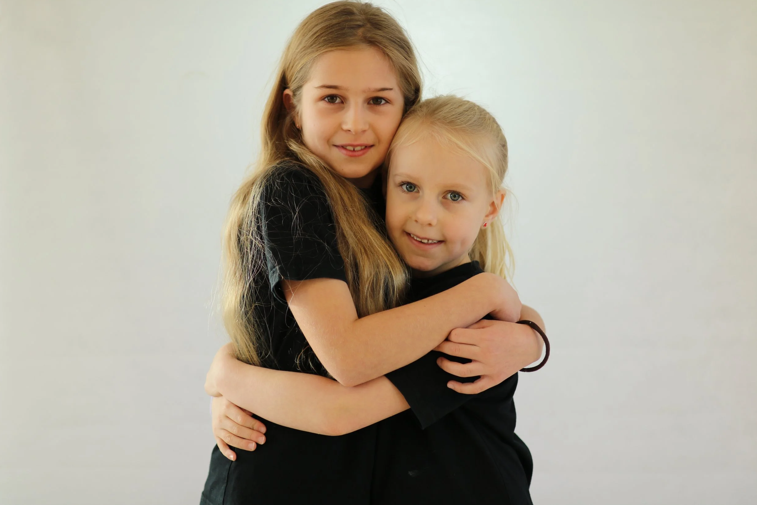 Børn 6-8 år danser showdance på Spilopperne hos Dansefeber