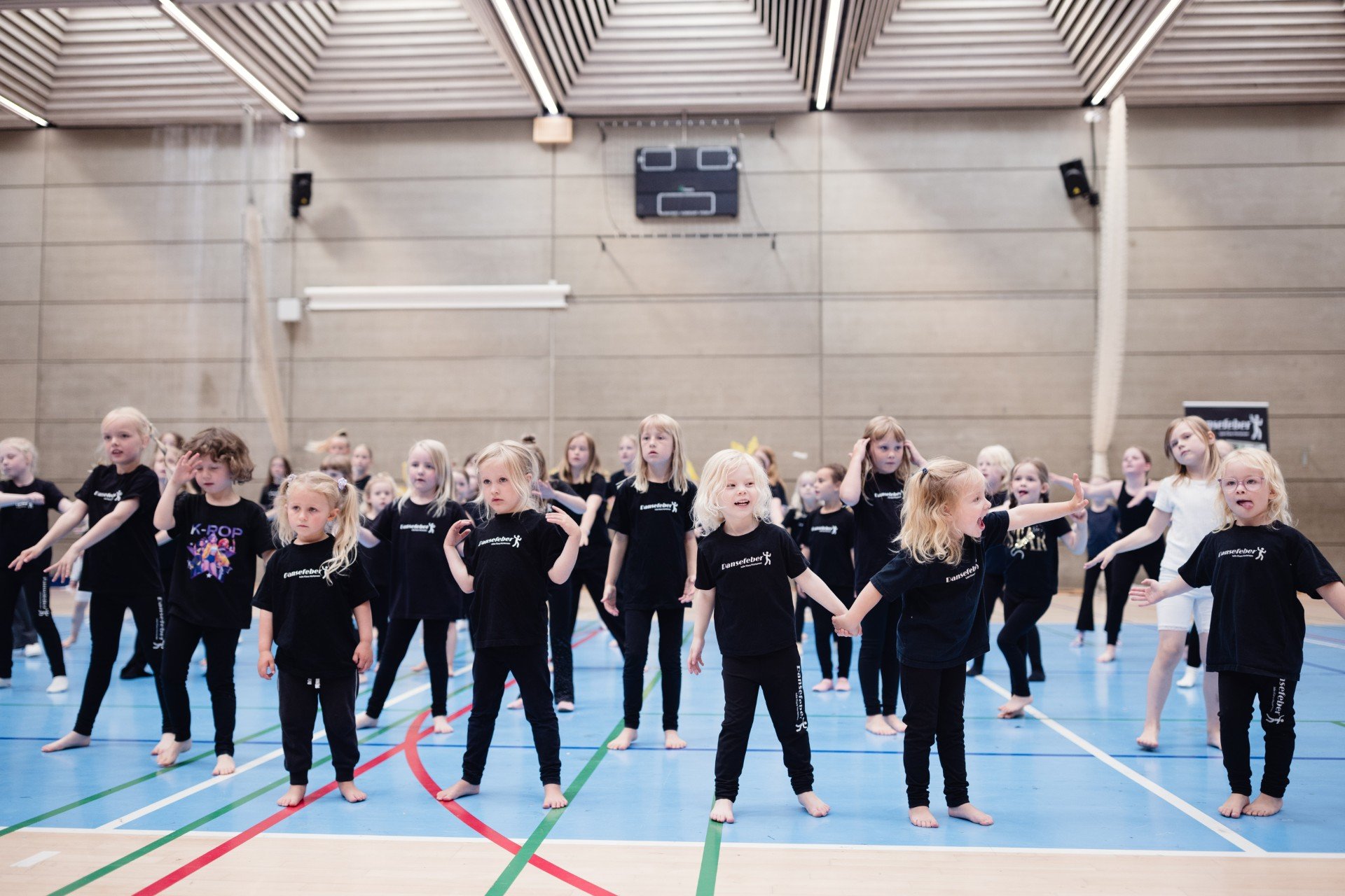 dansefeber-viby-j-afdansningsbal-koreografi.jpg