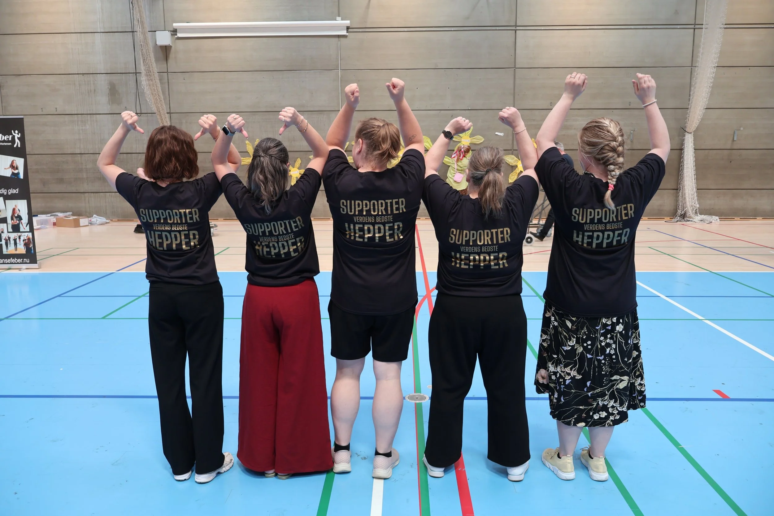dansefeber-viby-j-afdansningsbal-supportere.jpg