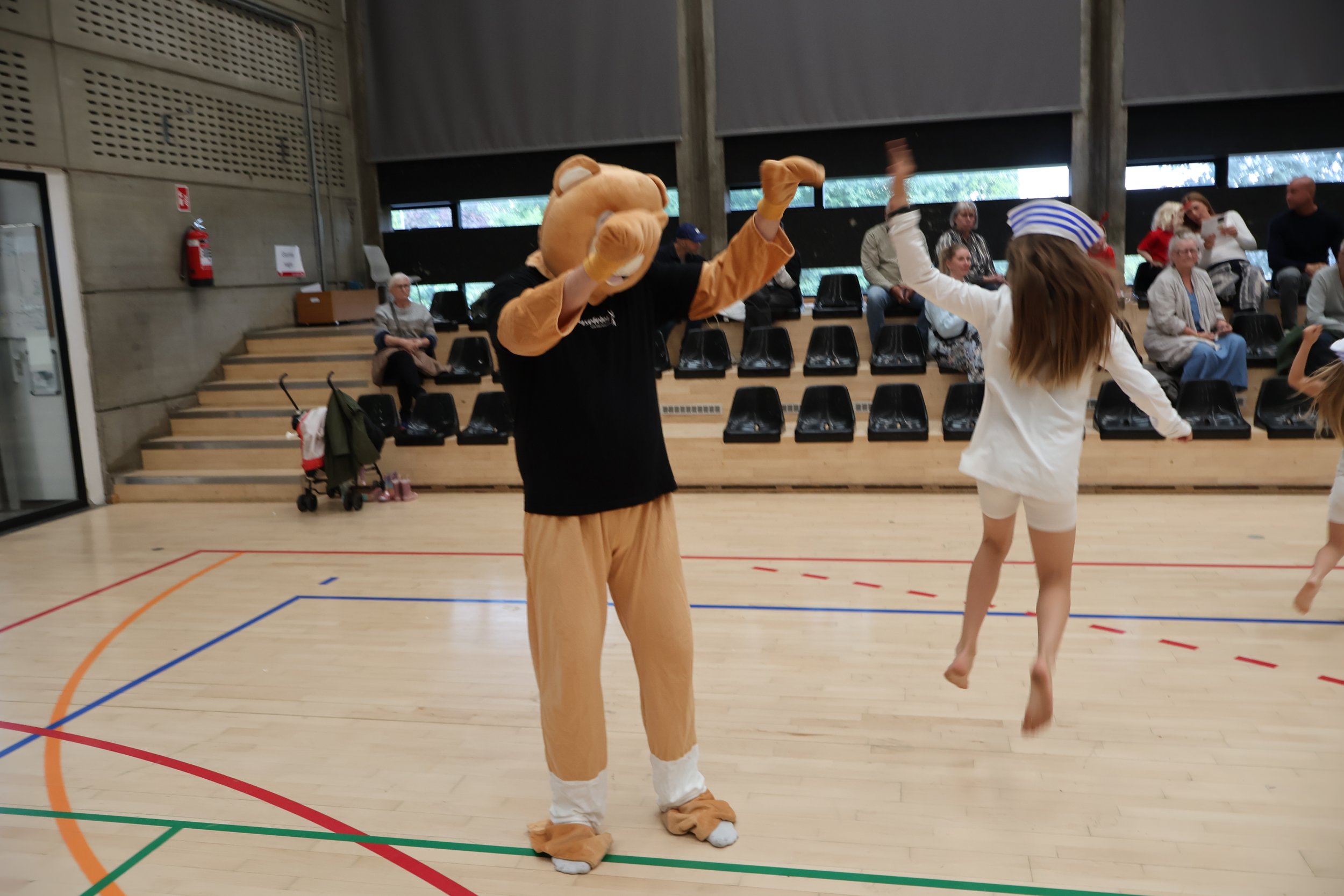 dansefeber-viby-j-afdansningsbal-maskot.jpg