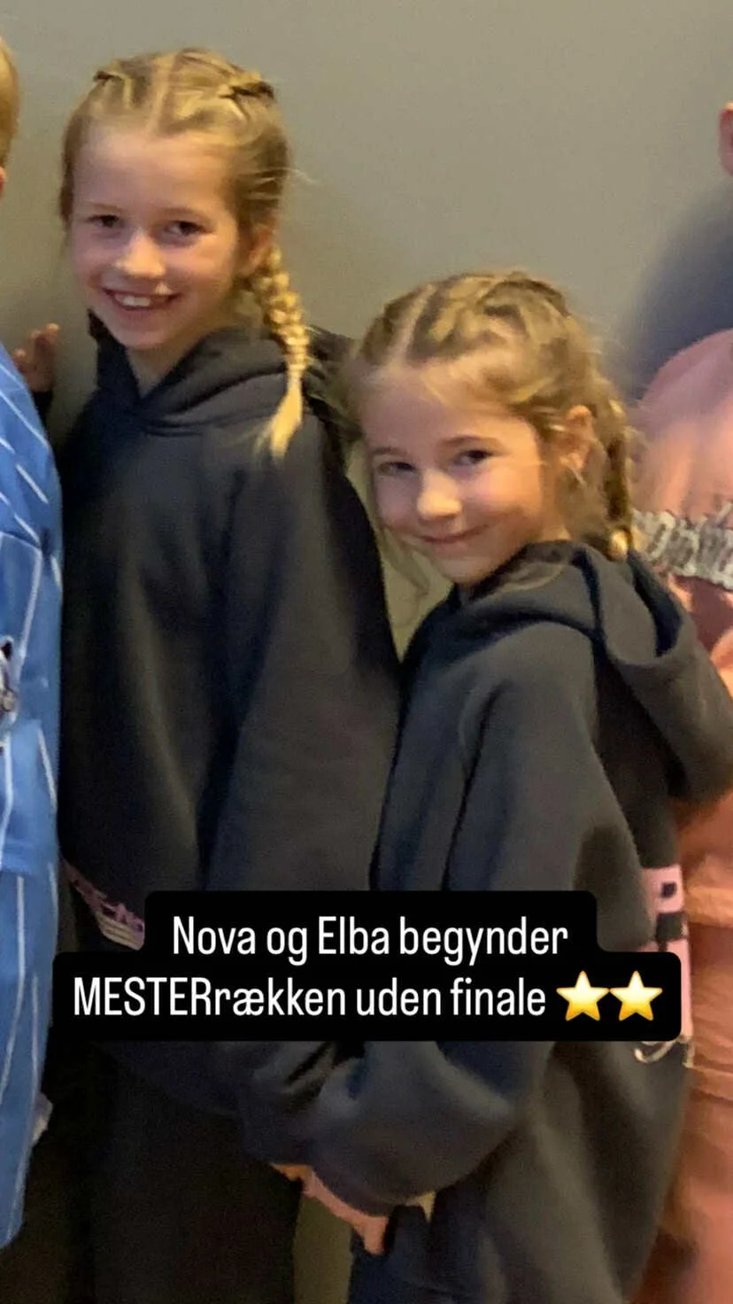 dansefeber-viby-j-hiphop-duo-efteraarscup-mesterraekken-sort-hoodies.jpg