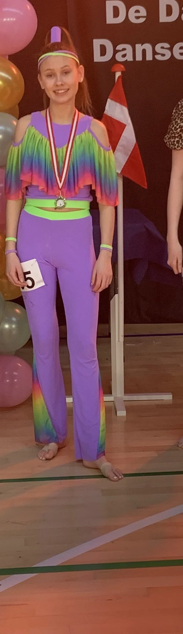 discodanser fra Dansefeber i Viby J ved præmieoverrækkelse (disco slow)