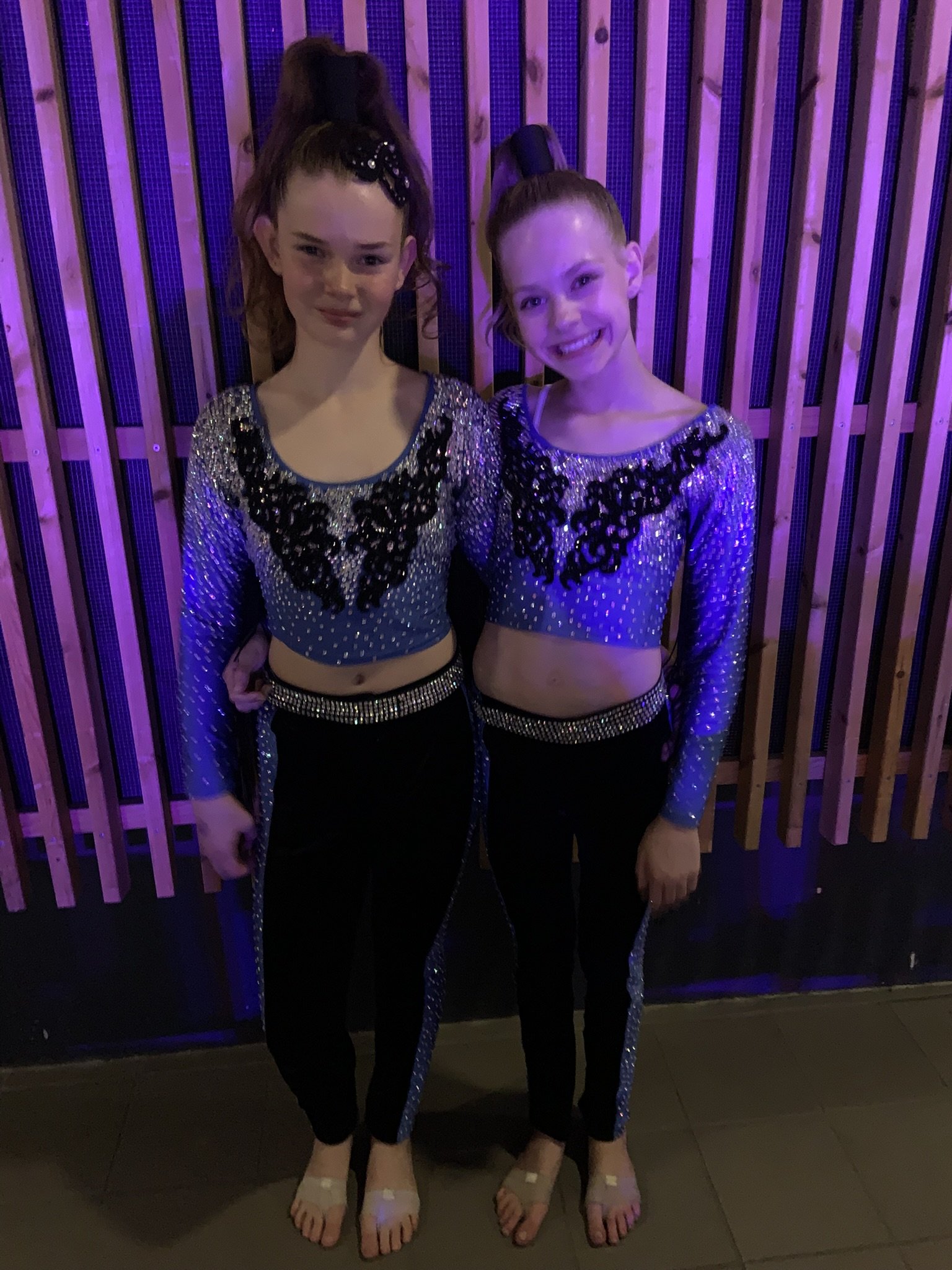 Dansepar fra Dansefeber i blå discodragt til disco duo ved Danmarksmesterskaberne 2026 i Forum Horsens