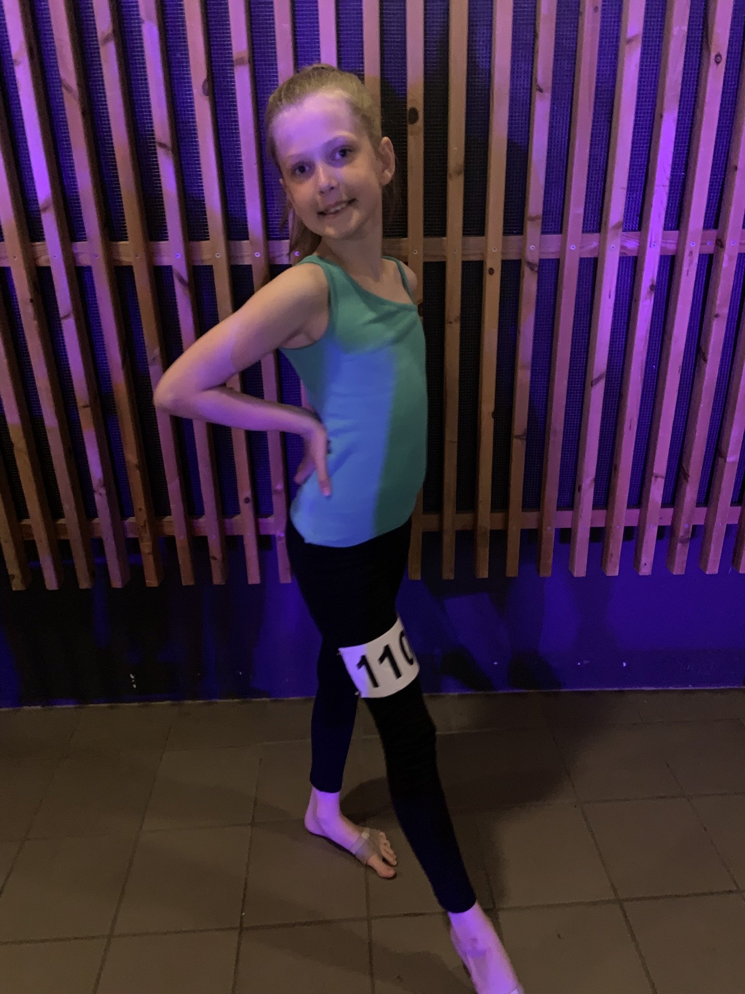 Danser fra Dansefeber i blå discodragt til disco solo ved Danmarksmesterskaberne 2026 i Forum Horsens