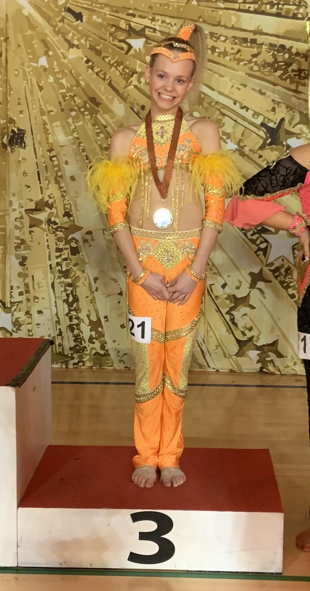 dansefeber-aarhus-jysk-mesterskab-bronze-disco-solo-junior-talent-oprykning-til-konkurrence.JPEG