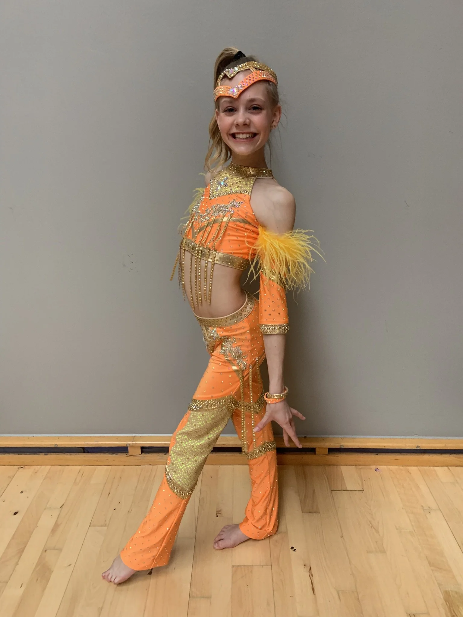 Discodanser fra Dansefeber i Aarhus Syd i positur ved dansekonkurrence
