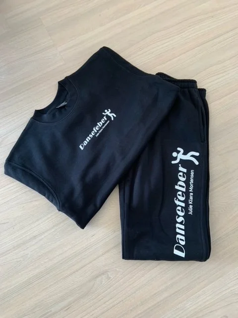 dansefeber-aarhus-merchandise-sweat-sæt-med-bukser.jpg