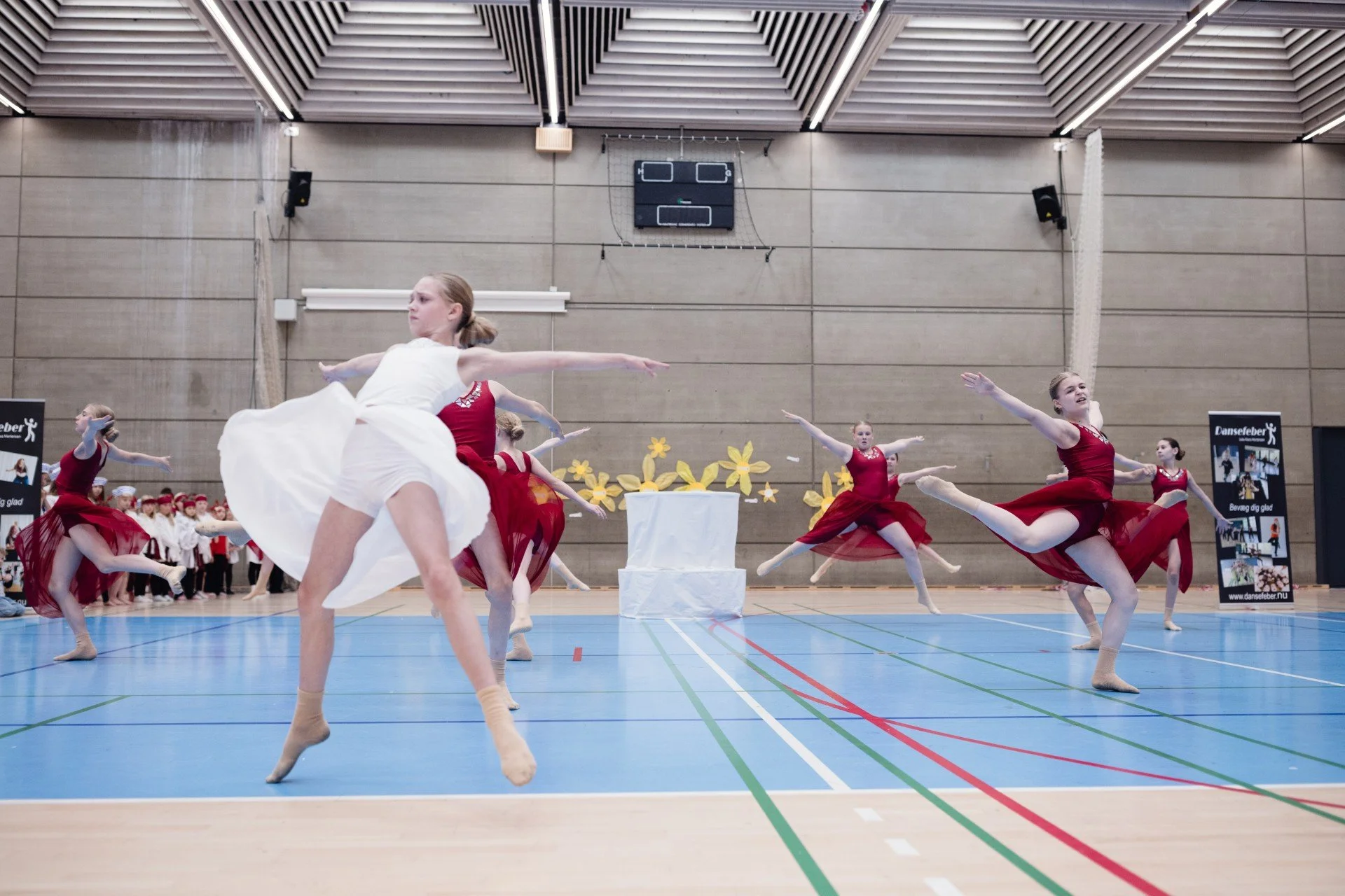 dansefeber-aarhus-afdansningsbal-scene.jpg