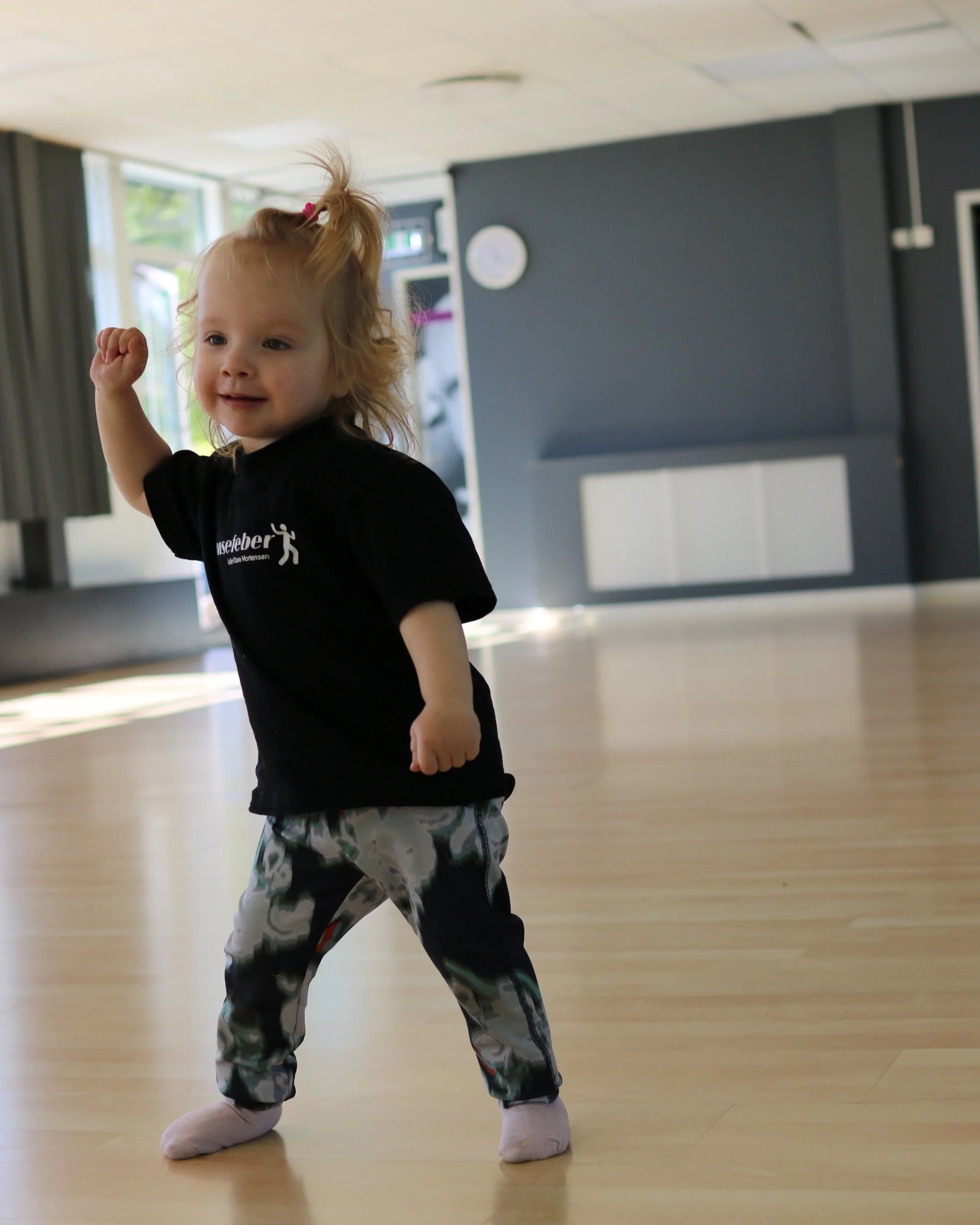 Blefræserne 1 — børnedans og rytmik for 1-2 år hos Dansefeber i Viby J